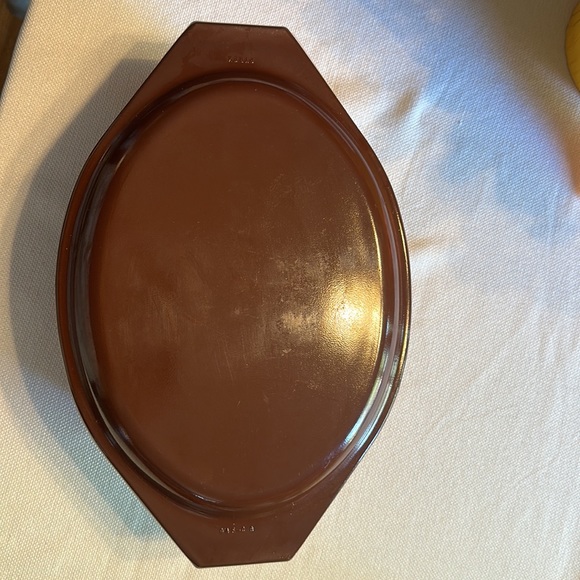 Pyrex Old Orchard 2 1/2 quart covered baking dish. - Picture 2 of 7